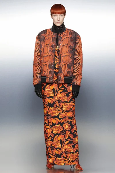 Look 18
